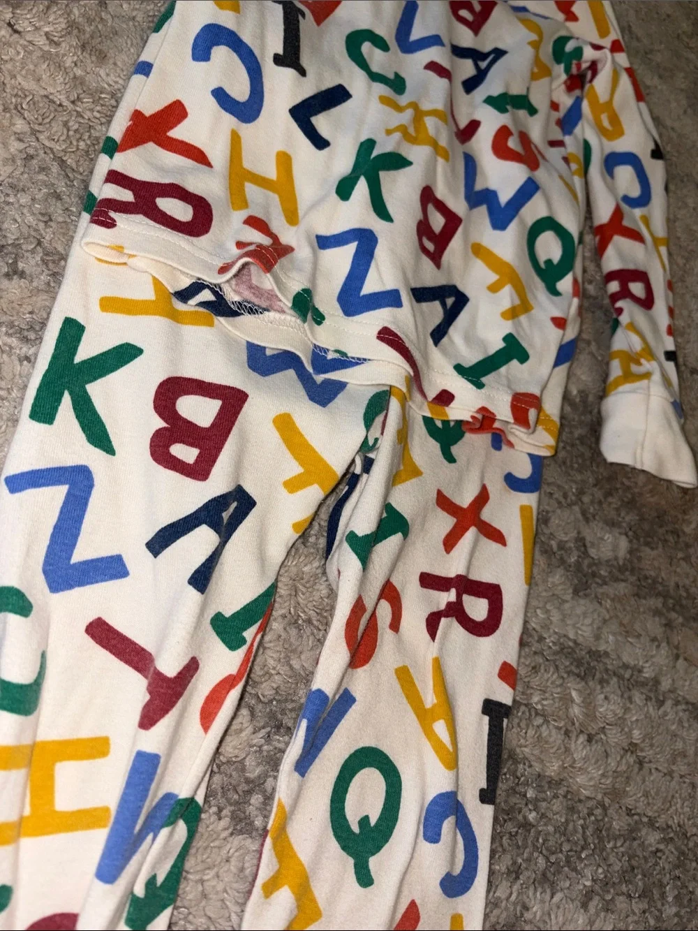 3/$20! Kids boys 6t Old Navy White Kids Pajama Set Multicolor Alphabet Letters